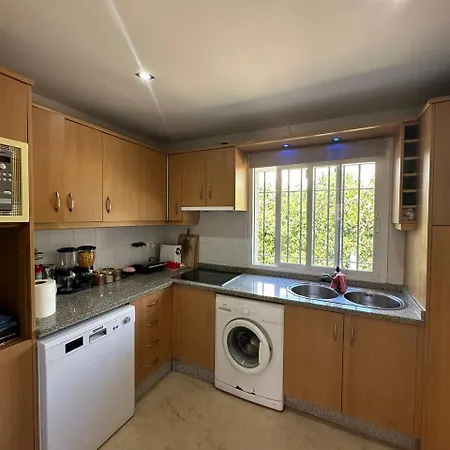 度假居 Marbella House 埃斯特波纳