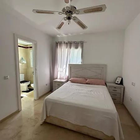 Marbella House Естепона